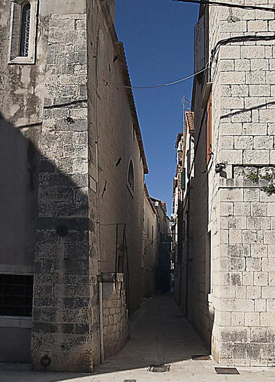 Rooms Livia Trogir Exterior foto