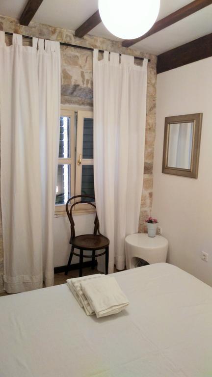 Rooms Livia Trogir Exterior foto